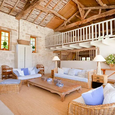 Chateau Segalas Hébergement de vacances *